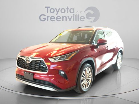 Certified 2024 Toyota Highlander Platinum AWD/4WD image 1
