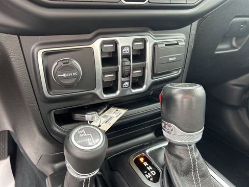 Used 2022 Jeep Gladiator Overland w/ Popular Equipment Package image 17