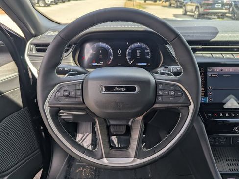 New 2026 Jeep Grand Cherokee L 4WD image 17
