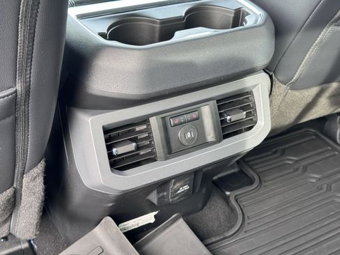 Used 2025 Ford F450 Lariat image 40