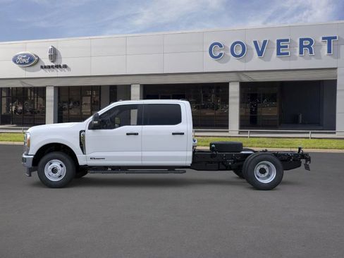 New 2026 Ford F350 XL w/ XL Chrome Package image 3