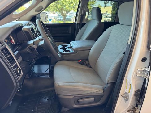 Used 2018 RAM 2500 Tradesman w/ Chrome Appearance Group image 16