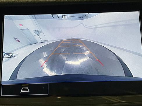 Used 2025 Cadillac XT6 Premium Luxury image 4