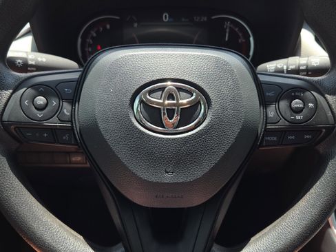 Certified 2025 Toyota RAV4 XLE w/ Convenience Package FWD image 31