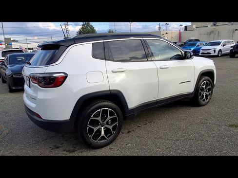 Certified 2025 Jeep Compass Limited AWD/4WD image 8