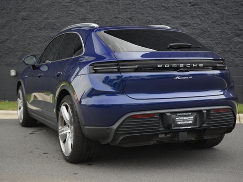 Used 2024 Porsche Macan 4 Electric AWD/4WD image 3
