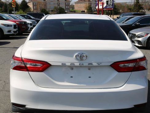 Used 2018 Toyota Camry LE w/ Convenience Package image 5