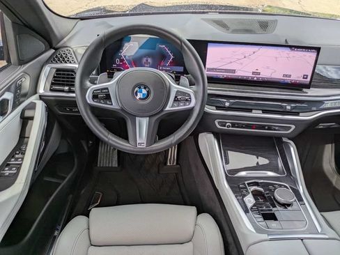 Used 2025 BMW X6 xDrive40i w/ Parking Assistance Package AWD/4WD image 17