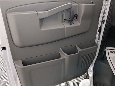 Used 2024 GMC Savana 2500 w/ Driver Convenience Package image 9