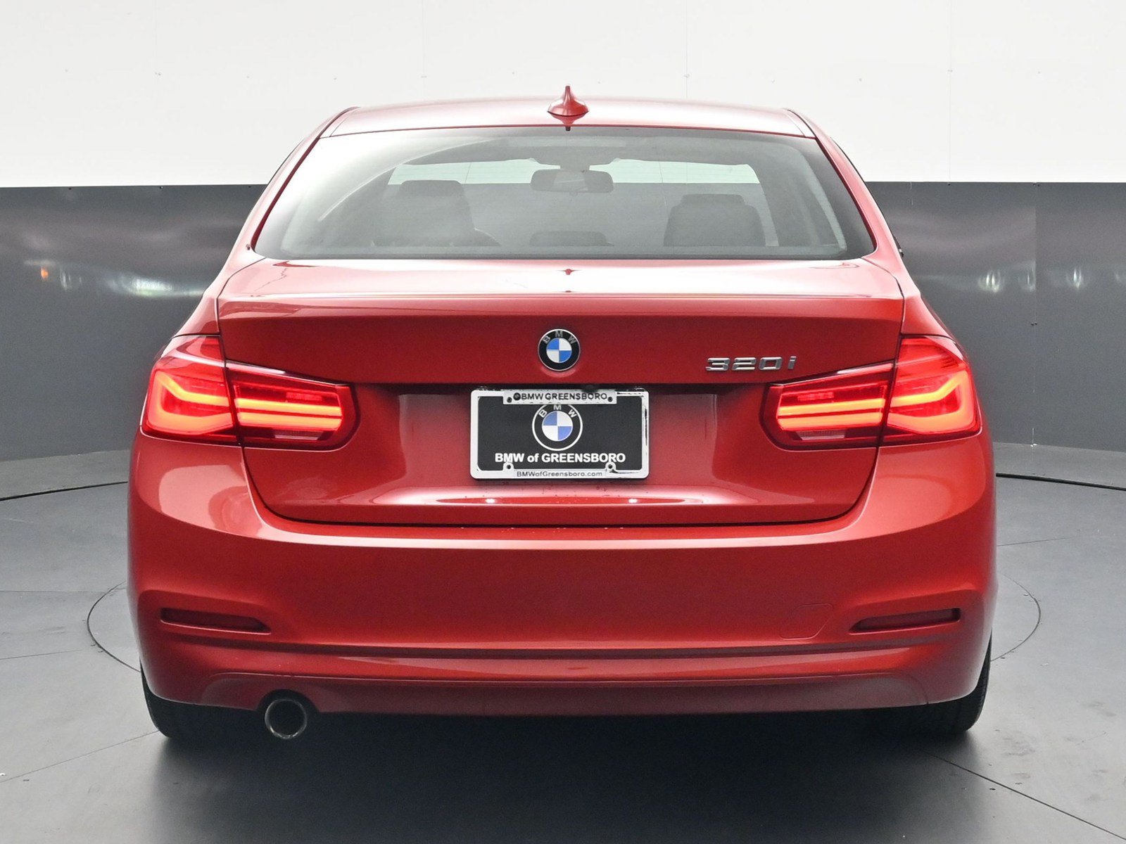 Used 2018 BMW 320i Sedan w/ Convenience Package RWD image 5