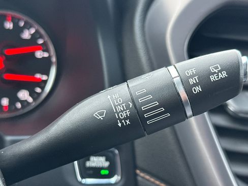 Used 2022 GMC Acadia AT4 w/ Technology Package image 41