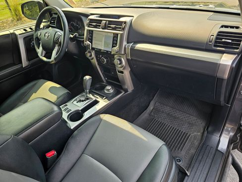 Used 2022 Toyota 4Runner SR5 Premium w/ Moonroof Package AWD/4WD image 11