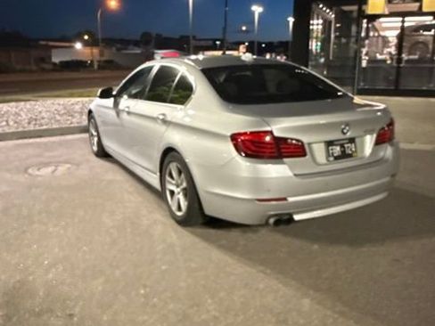 Used 2012 BMW 528i xDrive Sedan AWD/4WD image 3