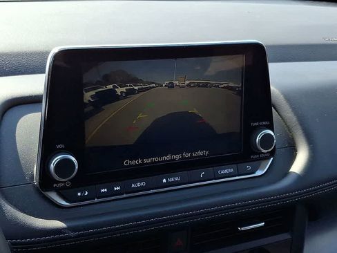 Used 2025 Nissan Rogue SV image 15