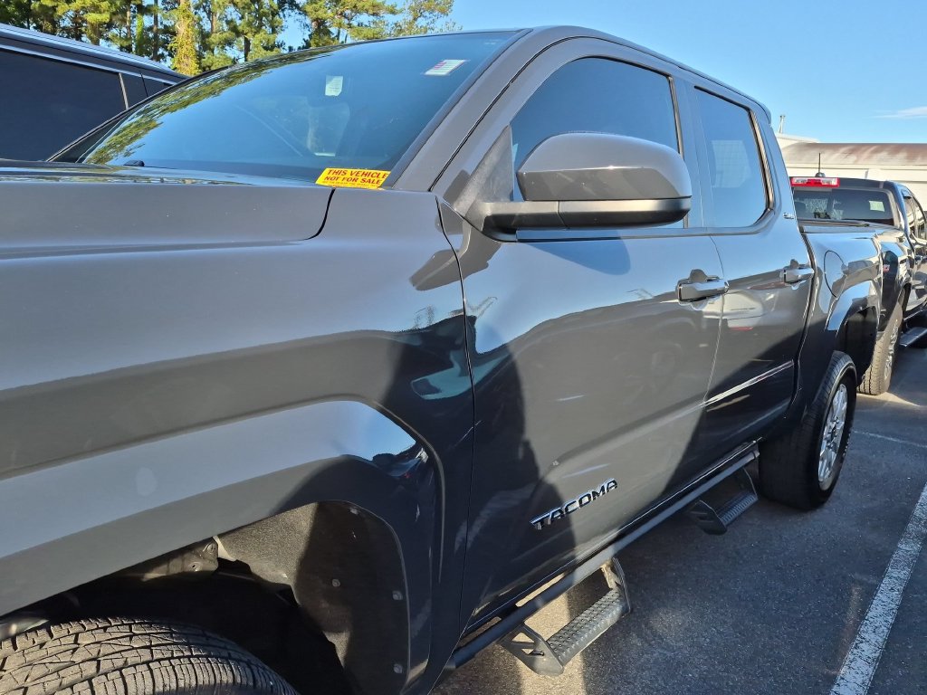 Used 2024 Toyota Tacoma SR5 AWD/4WD image 4