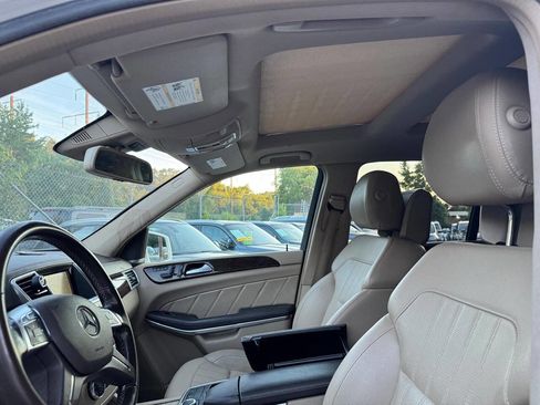 Used 2014 Mercedes-Benz GL 450 4MATIC w/ Lighting Package image 25