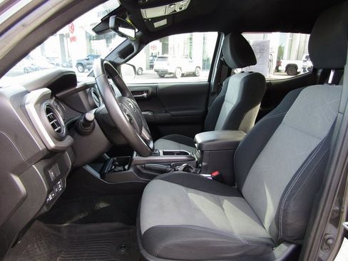 Certified 2021 Toyota Tacoma TRD Sport image 9