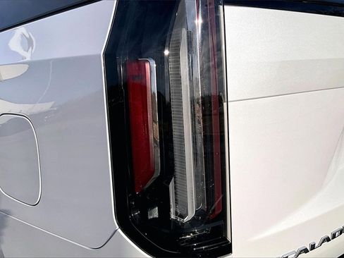 Used 2023 Cadillac Escalade ESV Sport w/ Touring Package image 33