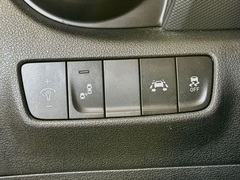 Used 2019 Hyundai Kona SEL w/ SEL Tech Package 02 FWD image 17