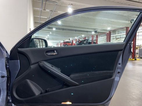 Used 2011 Nissan Altima 2.5 S w/ 2.5S Premium Pkg image 12