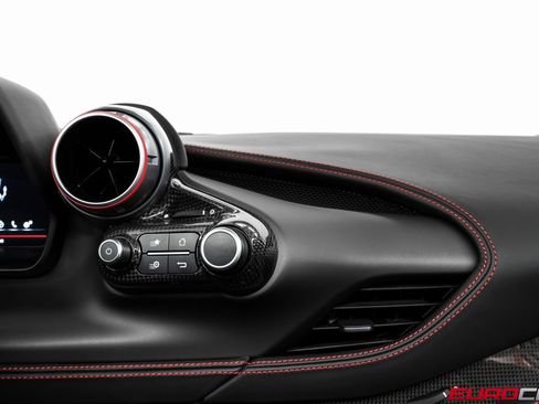 Used 2022 Ferrari F8 Tributo image 36