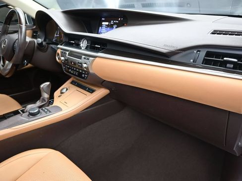 Used 2018 Lexus ES 350 w/ Premier Package FWD image 24