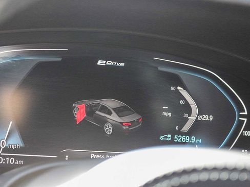 Certified 2023 BMW 530e w/ M Sport Package image 18