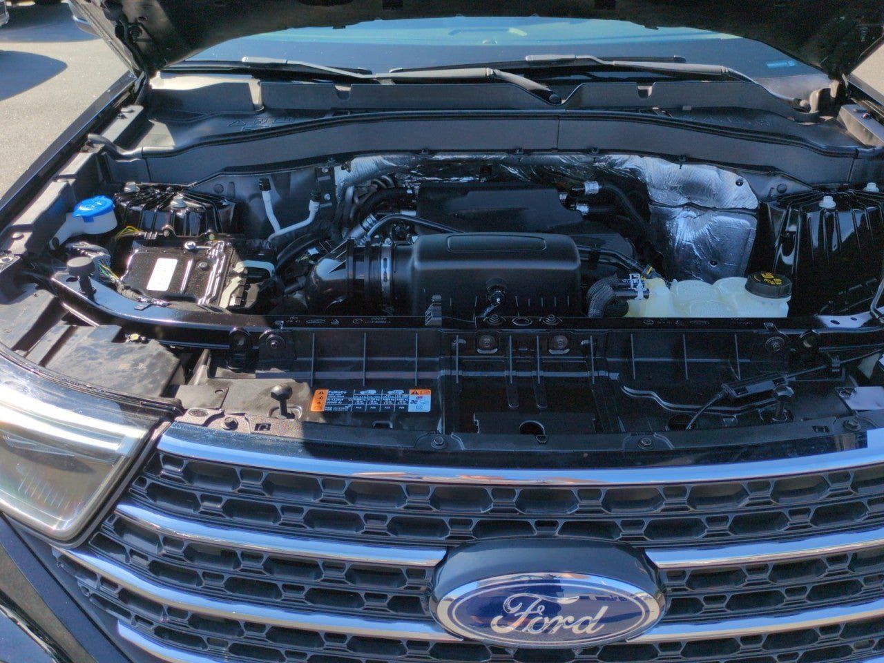 Used 2020 Ford Explorer XLT w/ Comfort Package AWD/4WD image 27