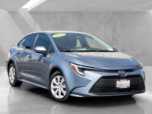 Used 2023 Toyota Corolla LE FWD image 1