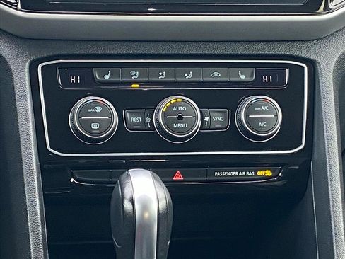 Certified 2022 Volkswagen Atlas SE image 9