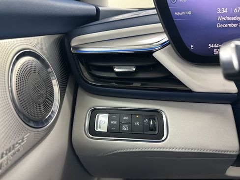 Used 2025 Buick Enclave Avenir w/ Super Cruise Package image 41