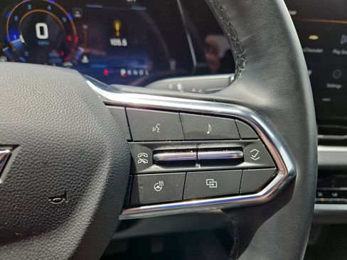 Used 2025 Chevrolet Equinox LT AWD/4WD image 12