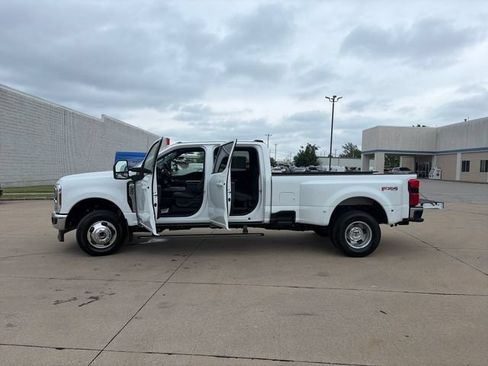 Used 2025 Ford F350 Lariat w/ Lariat Ultimate Package AWD/4WD image 46