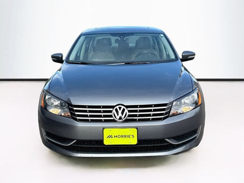 Used 2015 Volkswagen Passat TDI SE FWD image 2