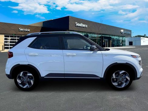 New 2026 Hyundai Venue SEL image 10