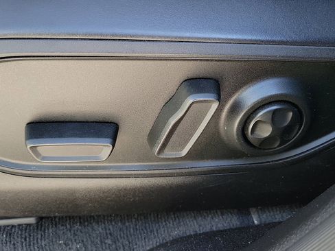 Used 2024 Jeep Grand Cherokee Limited image 13