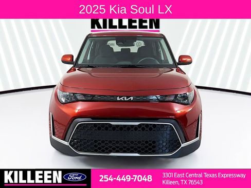 Used 2025 Kia Soul LX w/ LX Technology Package FWD image 2
