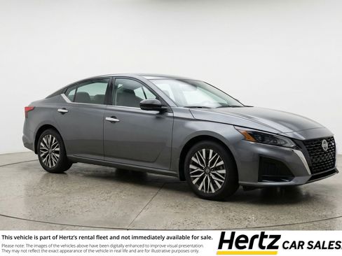 Used 2025 Nissan Altima 2.5 SV image 1