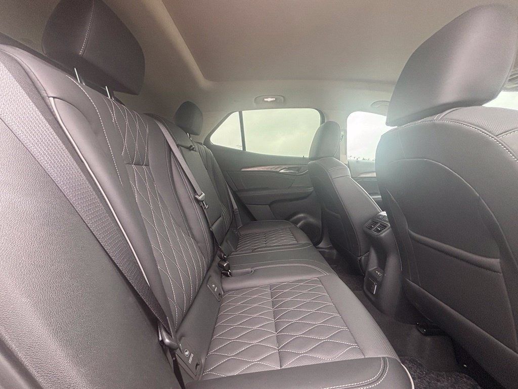 Used 2023 Buick Envision Avenir AWD/4WD image 35