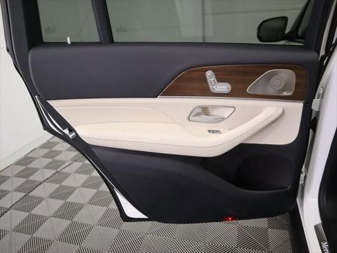 New 2026 Mercedes-Benz GLS 450 4MATIC image 28