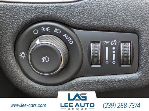 Used 2016 Jeep Cherokee Limited w/ Luxury Group FWD image 20