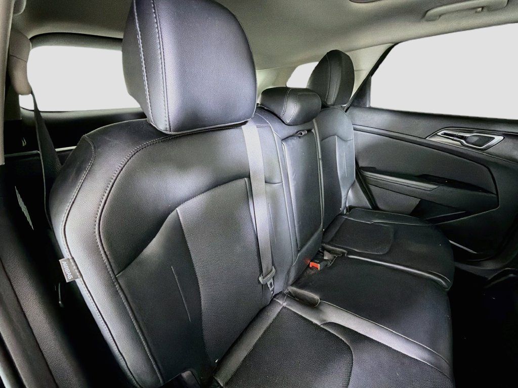 Used 2025 Kia Sportage EX w/ Premium Package FWD image 30