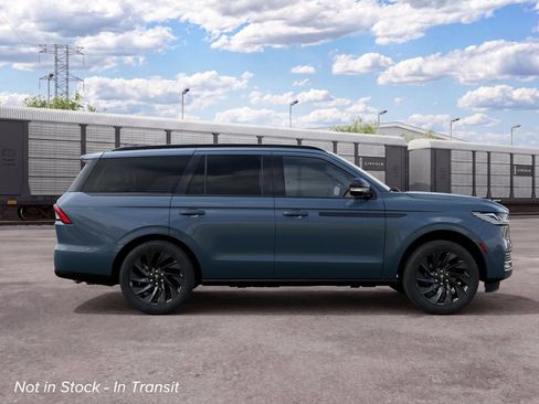 New 2027 Lincoln Navigator Reserve AWD/4WD image 5