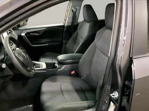 Used 2025 Toyota RAV4 XLE AWD/4WD image 8