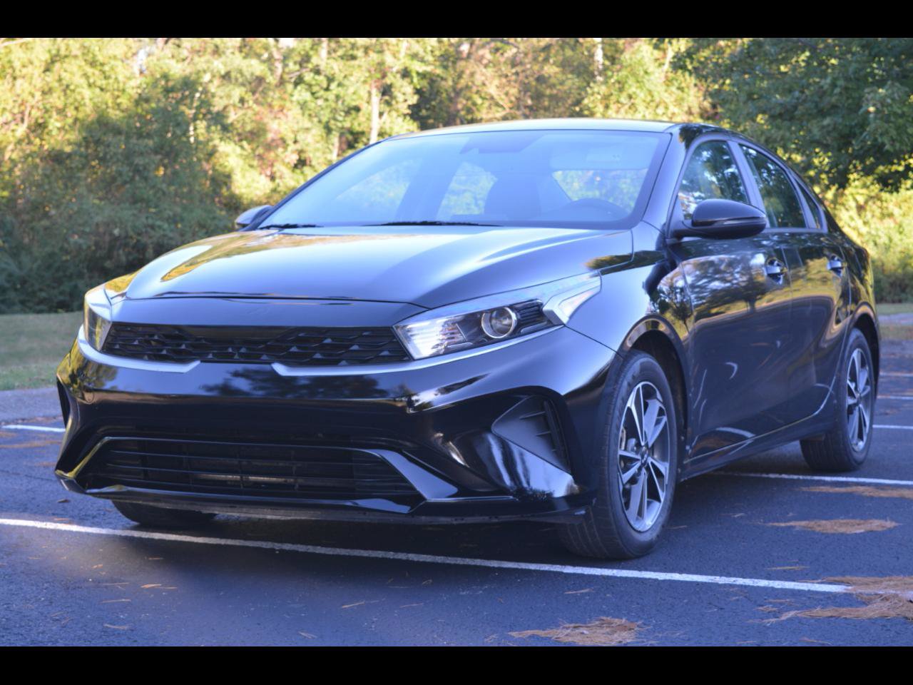 Used 2023 Kia Forte LXS w/ LXS Technology Package FWD image 1