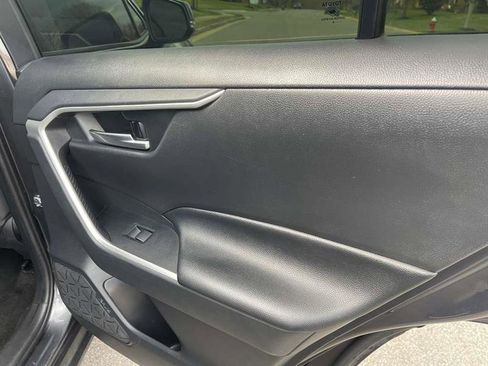 Used 2019 Toyota RAV4 XLE w/ Convenience Package image 79