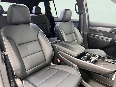 Certified 2025 Buick Enclave Preferred image 14