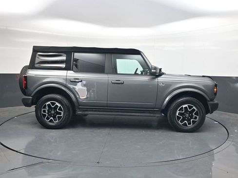 Used 2021 Ford Bronco Outer Banks image 3