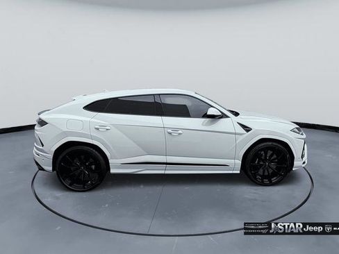 Used 2022 Lamborghini Urus image 3