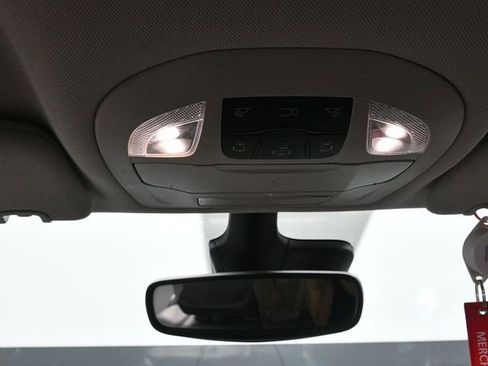 Used 2023 Chrysler Pacifica Touring-L image 23